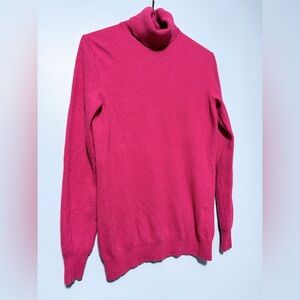 Women's Vibrant Pink cashmere and wool Turtleneck Sweater
